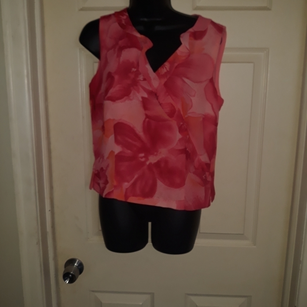 Worthington floral tank top size 8 100% polyester